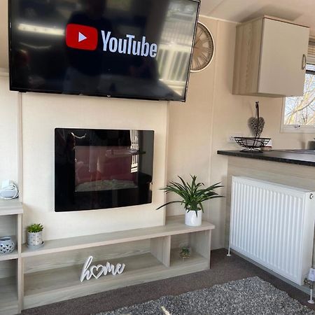 Haggerston Castle 6 Berth Caravan - Lakefield 115 Cheswick  Dış mekan fotoğraf